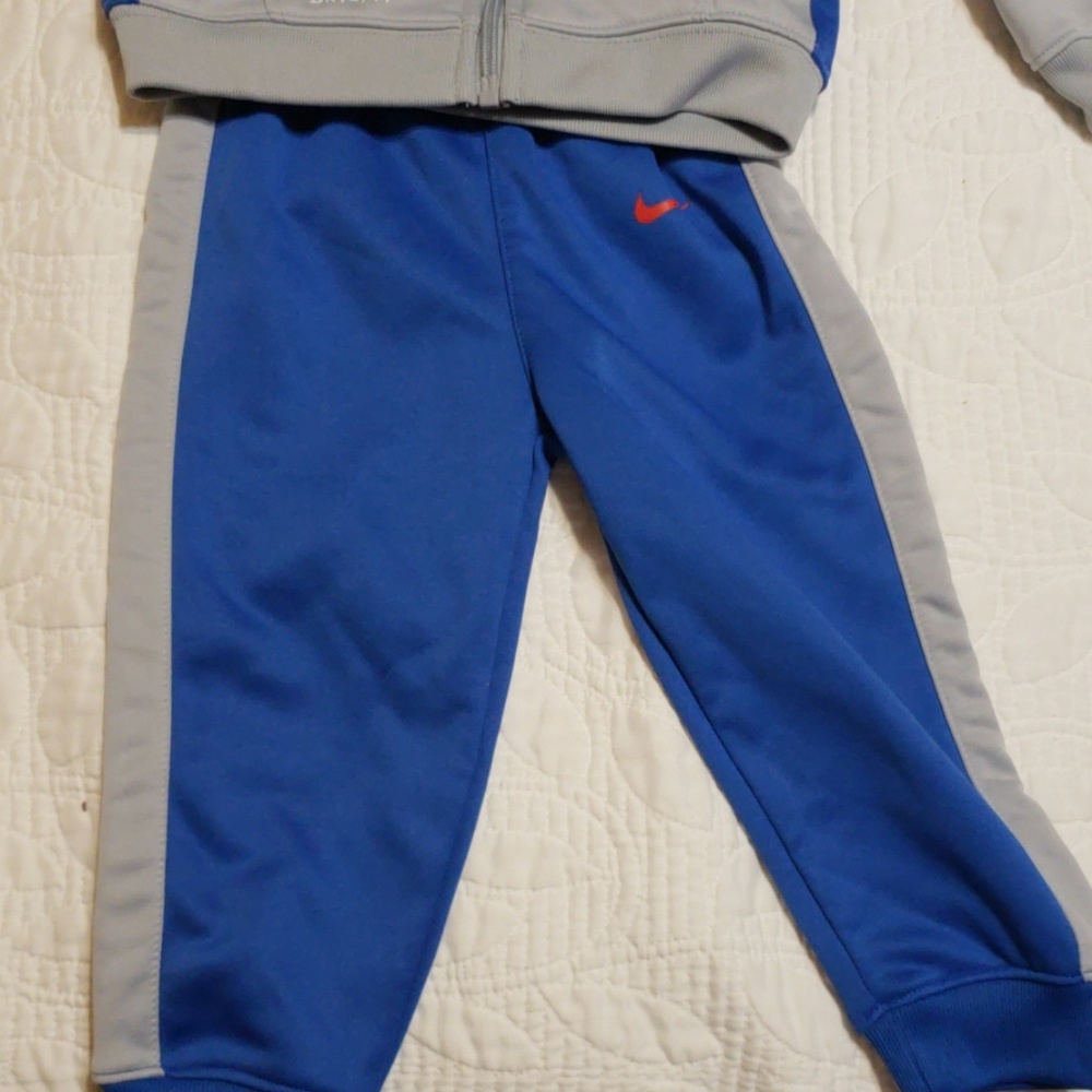 Matching set - Picture 2 of 5